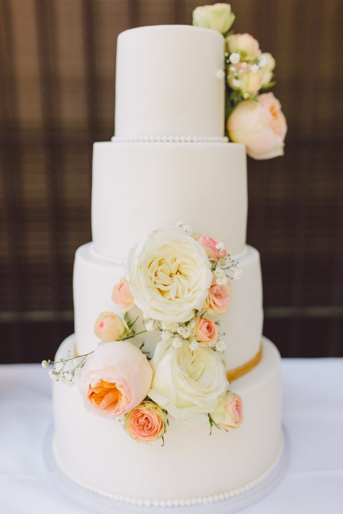 klassische florale Hochzeitstorte