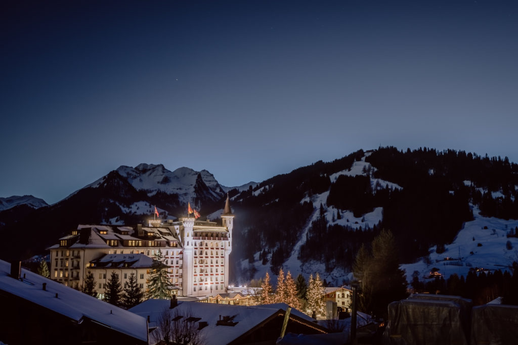 Gstaad bei Nacht